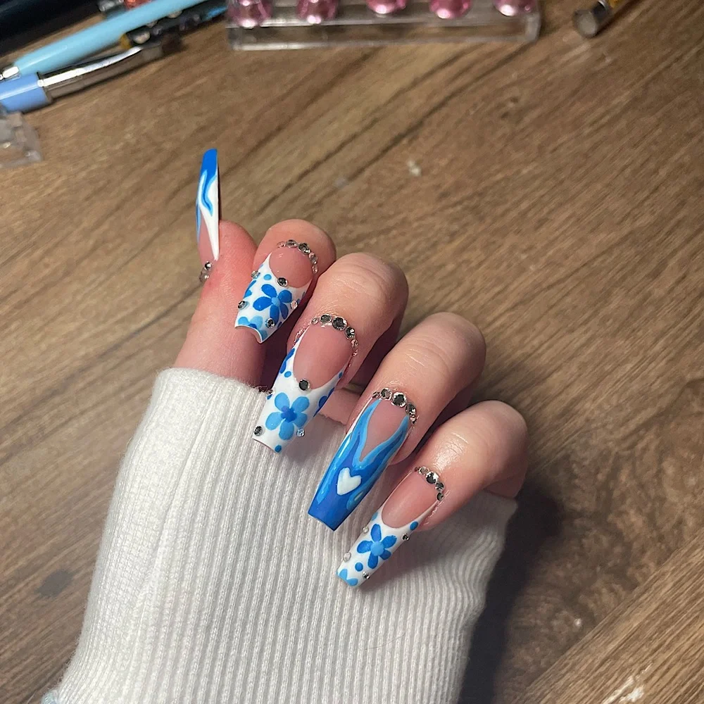 custom press on nails🤍 - Picture 1 of 2